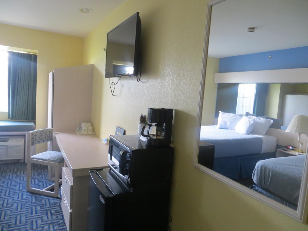 Days Inn Pryor Creek Exterior foto
